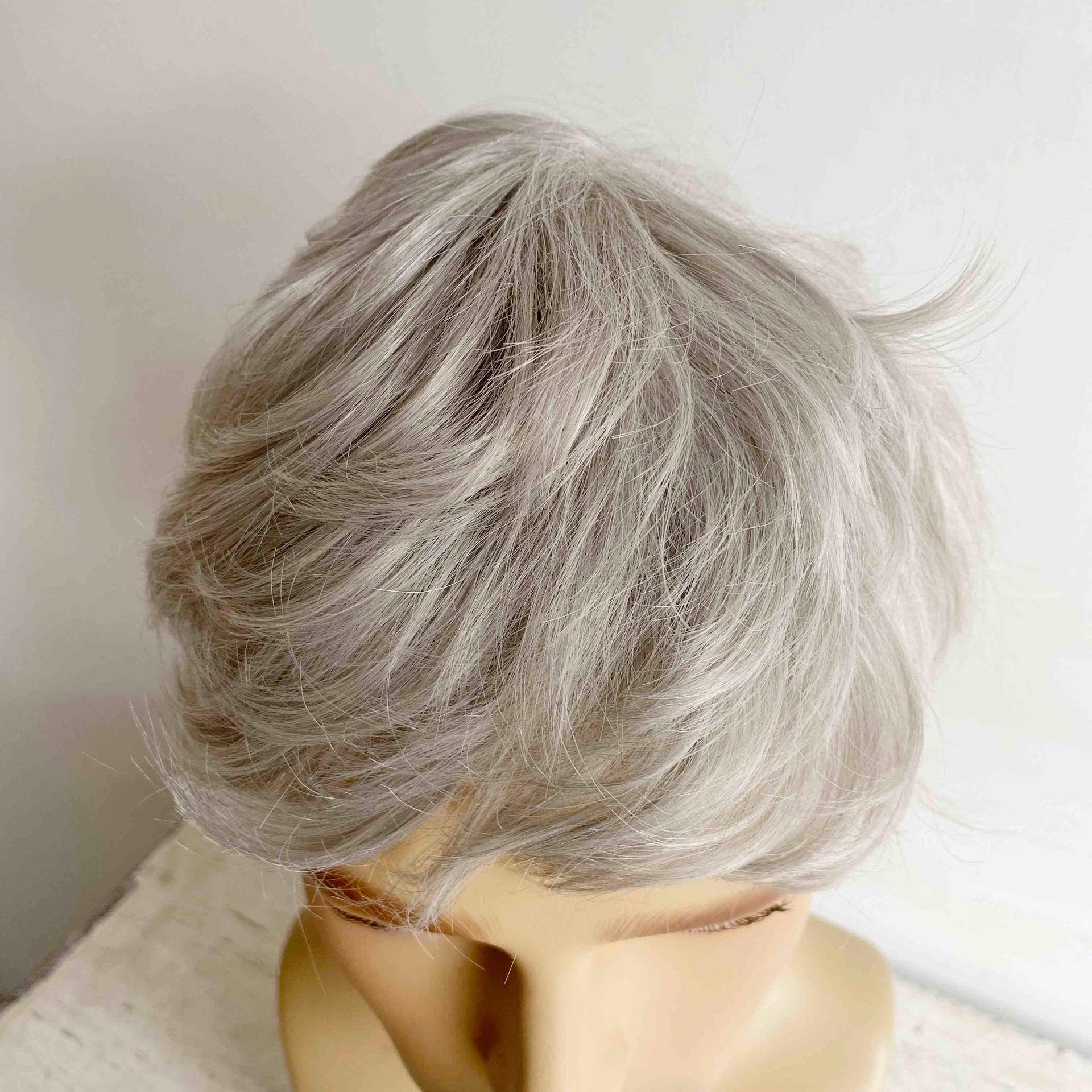 nevermindyrhead Men Gray Silver Wig With Bangs Short Straight Hair For Cosplay Costume Party