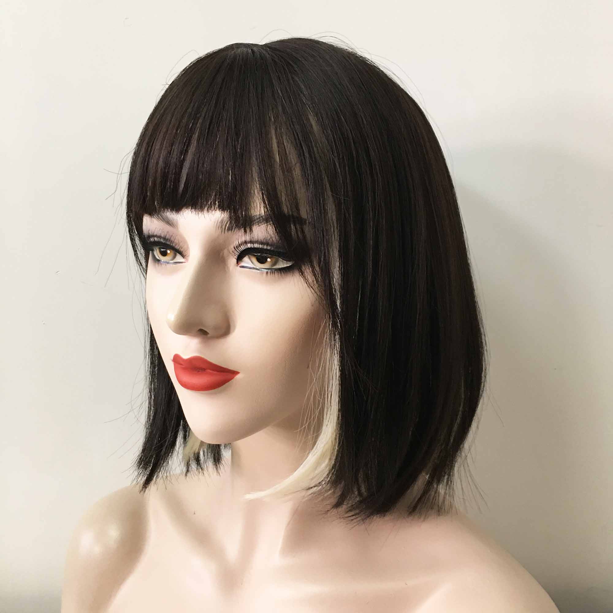 Women Black Blonde Two Tone Layered Short Bob Fringe Bangs Wig –  Nevermindyrhead